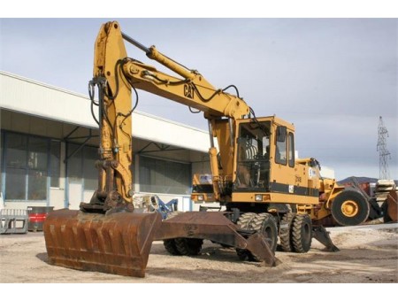CATERPILLAR 214
