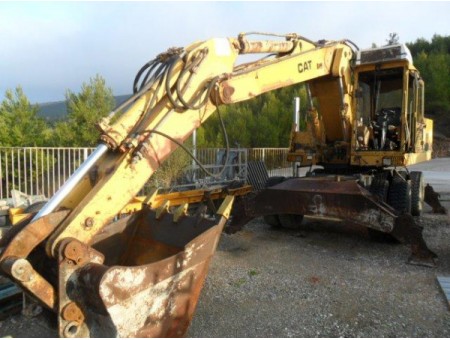 CATERPILLAR 224 CATERPILLAR 224